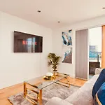 King Deluxe Large Balcony& Free Parking! Apartamento