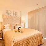 King Deluxe Large Balcony& Free Parking! Apartamento *
