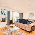 King Deluxe Large Balcony& Free Parking! Leeds (West Yorkshire)