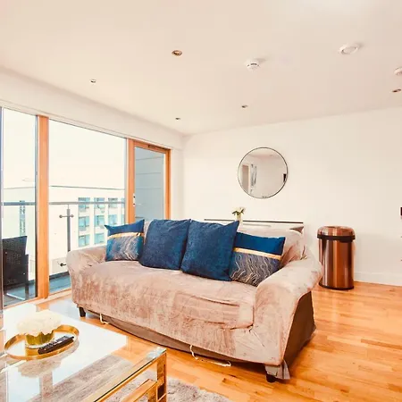 King Deluxe Large Balcony& Free Parking! Apartamento