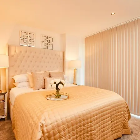 King Deluxe Large Balcony& Free Parking! Apartamento *