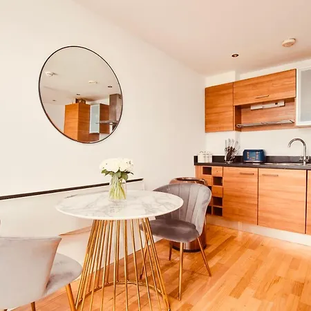 Apartamento King Deluxe Large Balcony& Free Parking! *