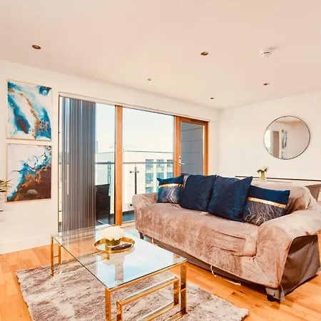 King Deluxe Large Balcony& Free Parking! Leeds (West Yorkshire)