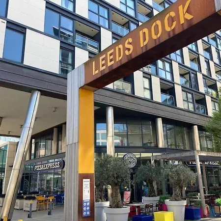 King Deluxe Large Balcony& Free Parking! Apartamento