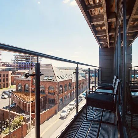 King Deluxe Large Balcony& Free Parking! Apartamento