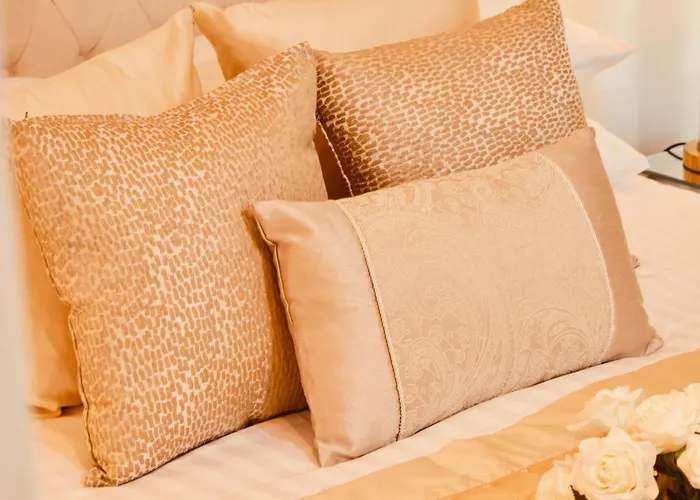 Апартаменти King Deluxe Large Balcony& Free Parking! Лідс