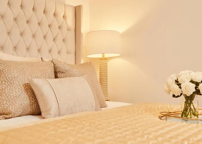 King Deluxe Large Balcony& Free Parking! Лідс