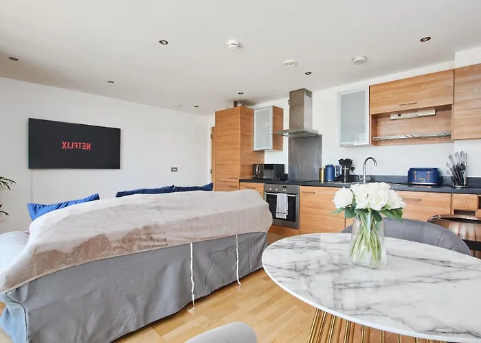 King Deluxe Large Balcony& Free Parking! *