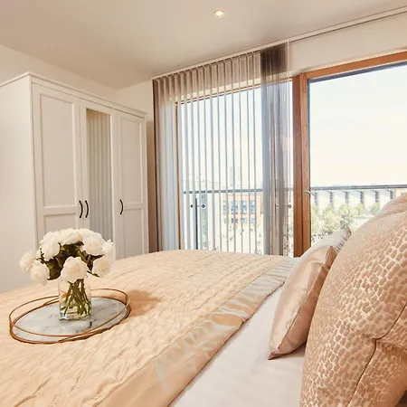 Apartament King Deluxe Large Balcony& Free Parking!