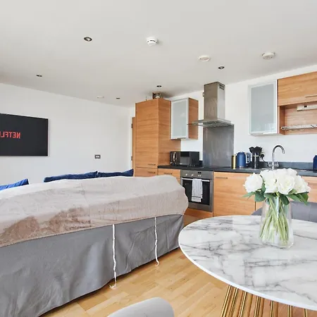 King Deluxe Large Balcony& Free Parking! *