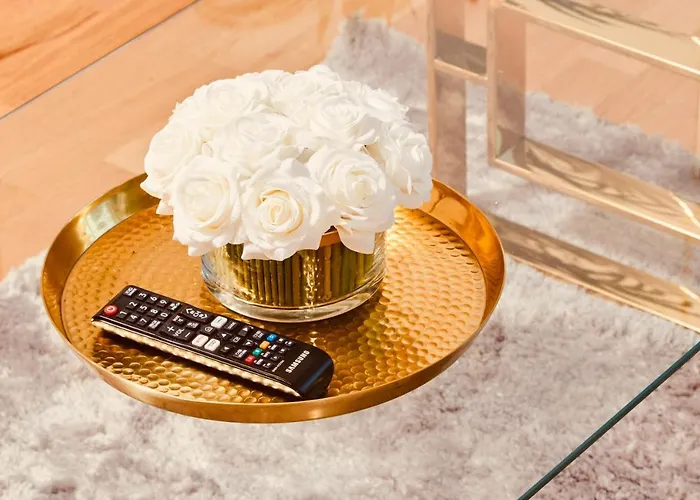 King Deluxe Large Balcony& Free Parking! * Leeds (West Yorkshire)