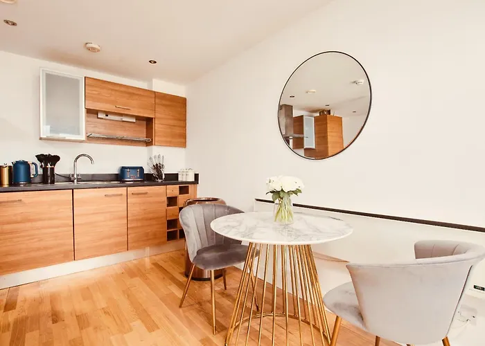 King Deluxe Large Balcony& Free Parking! Apartment Leeds (West Yorkshire)