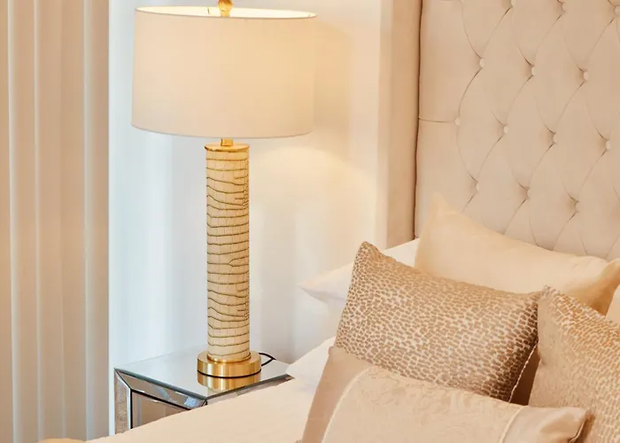 King Deluxe Large Balcony& Free Parking! Leeds (West Yorkshire)